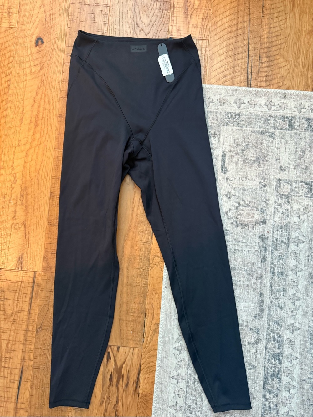 NikeSkims V-Panel Matte Black High-Rise Performance Leggings 26in size Small